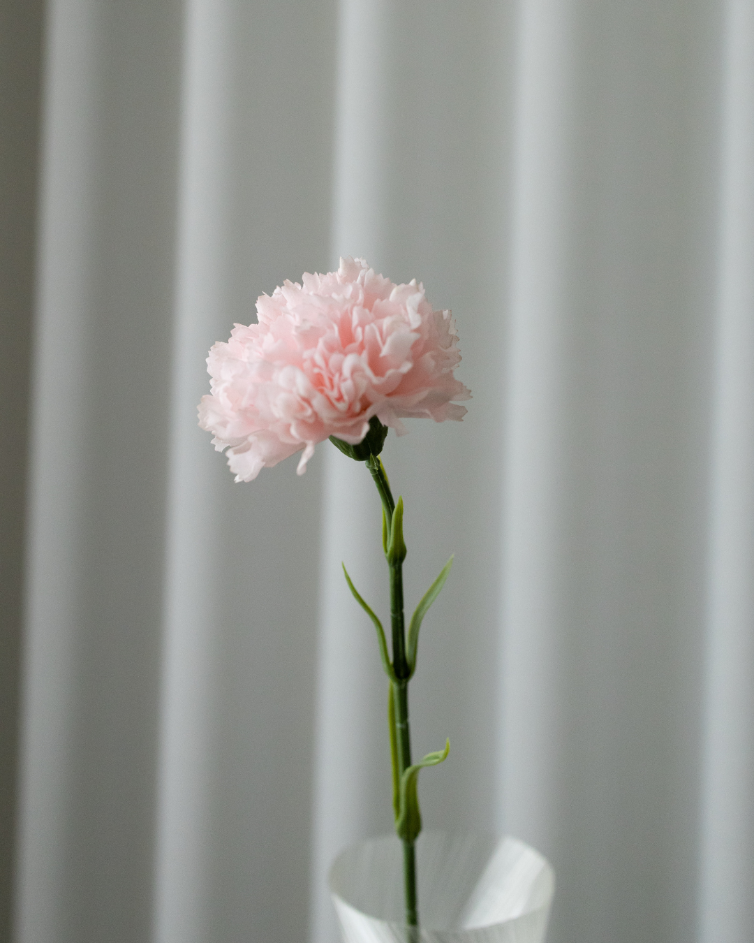Artificial Pink Carnation, Lyserød